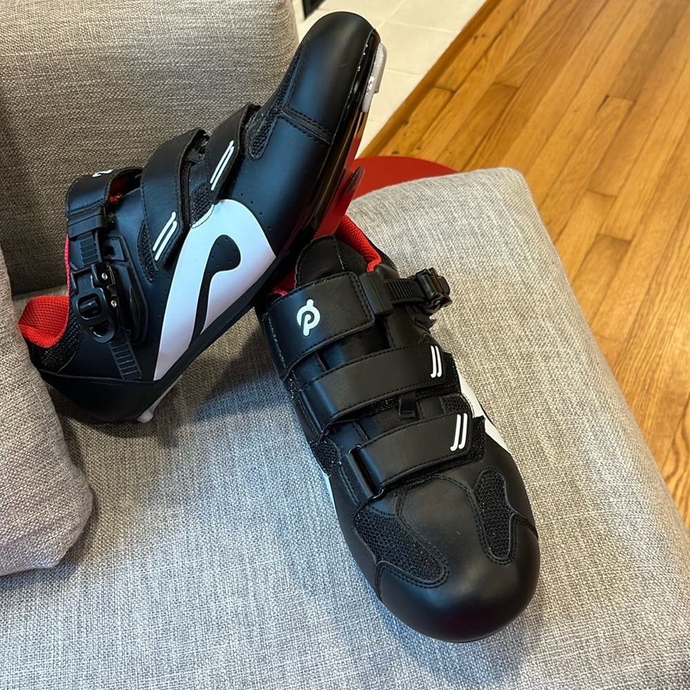 MENS Peleton bike cycling SHOES SIZE 12 US 46 EU BLACK WHITE RED COLOR